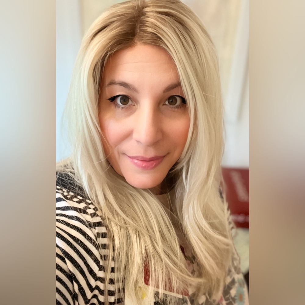 Sage by Rene of Paris Lace Front and Mono part blonde wig with rooting
Worn once - Picture 8 of 10